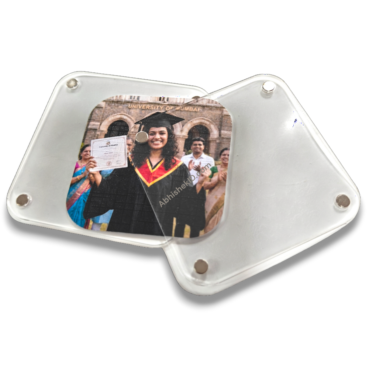 Acrylic Magnet 7x7 cm Photo Frames providing clear enclosures for commercial magnet printing.