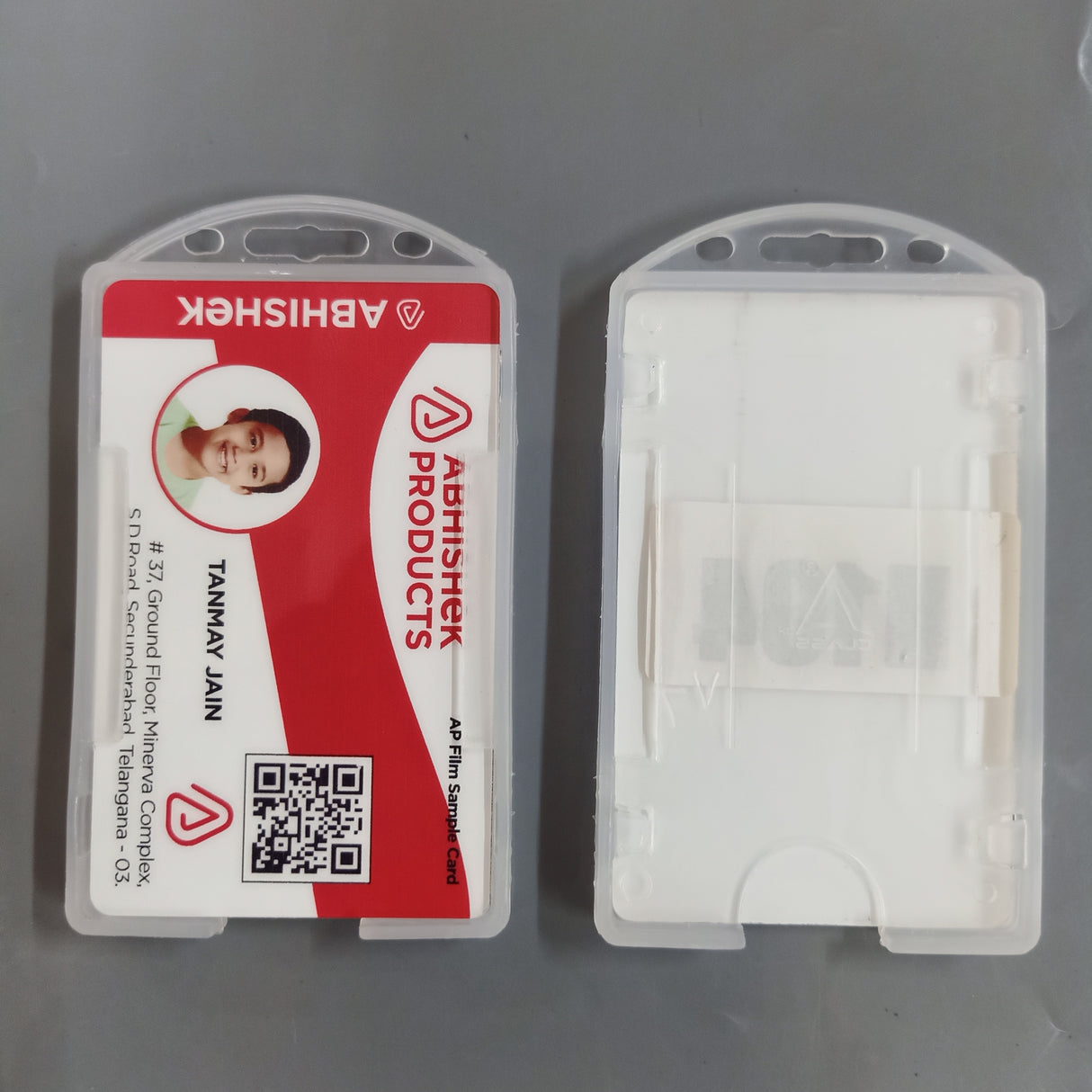 H104 54x86mm ID Card PVC Holder for employee badge administration and secure smart card storage.
