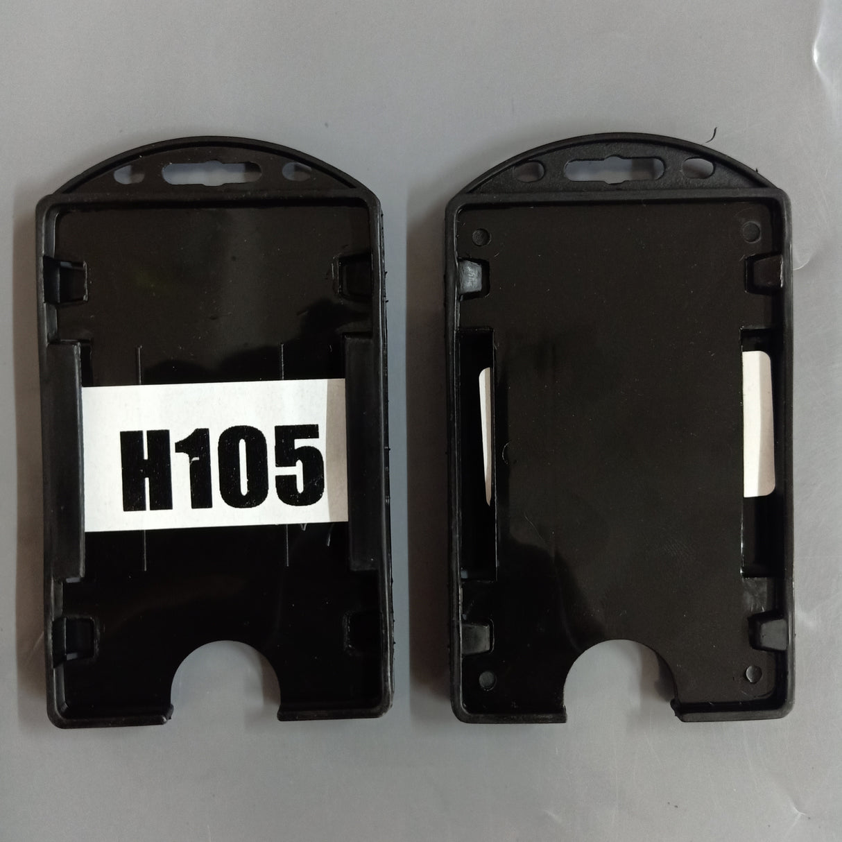 H105 54x86mm PVC RFID Holder for commercial facility entry and standard staff identification badge protection.