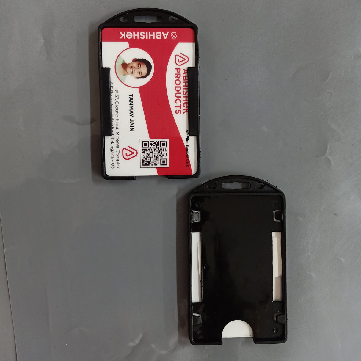 H105 54x86mm PVC RFID Holder for government personnel tracking and rigid proximity card carrying solutions.