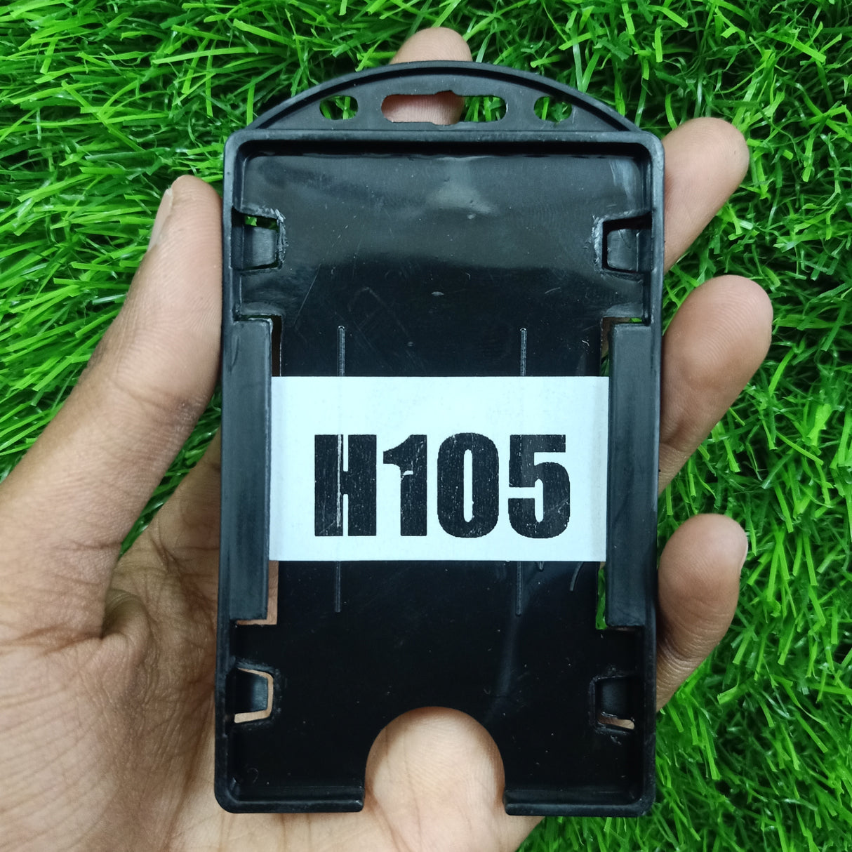 H105 54x86mm PVC RFID Holder for 2 side badge display and contactless smart card scanning.