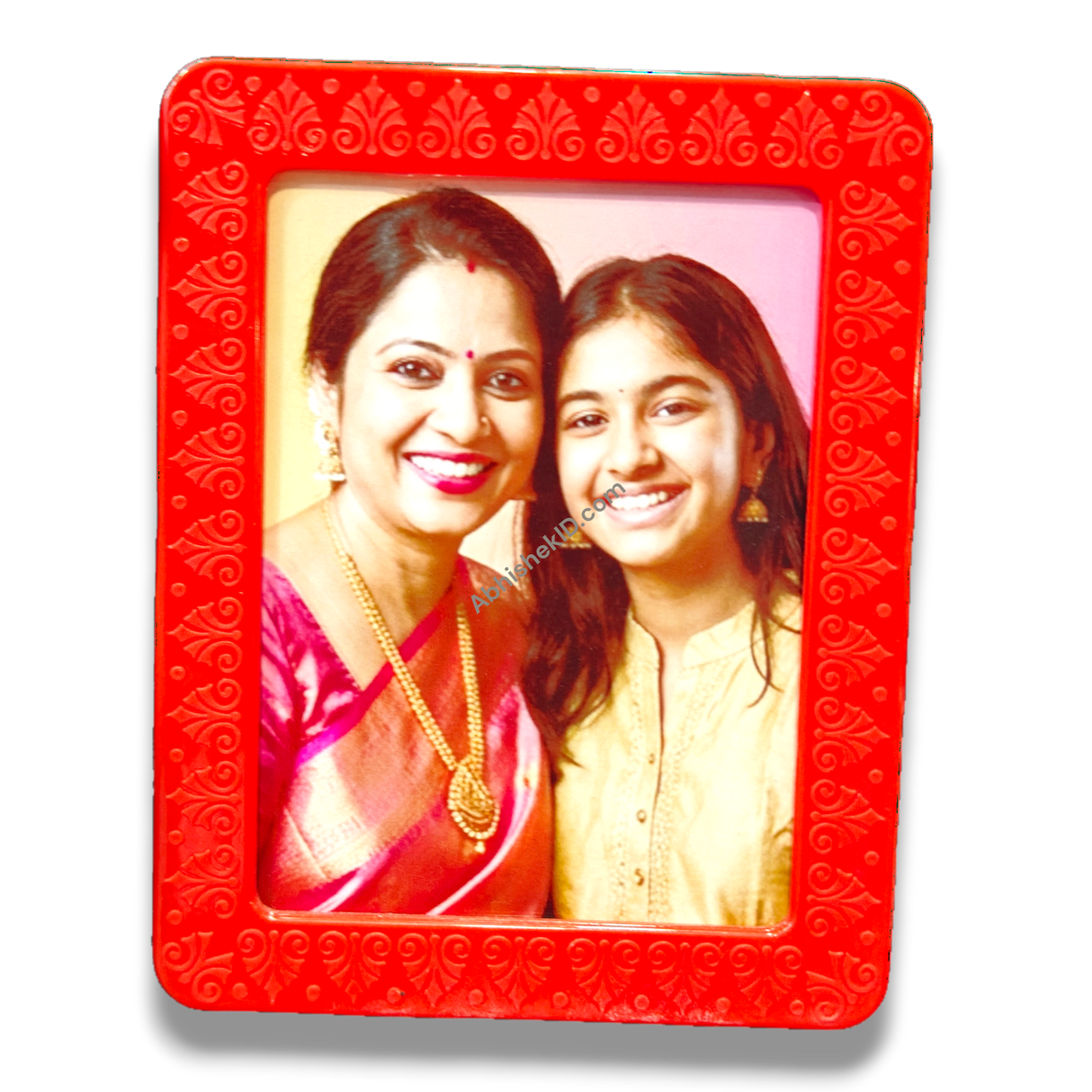 Red magnetic tabletop frame, 3x4 inch. Picture display for desk, shelf, or table. Home decor.