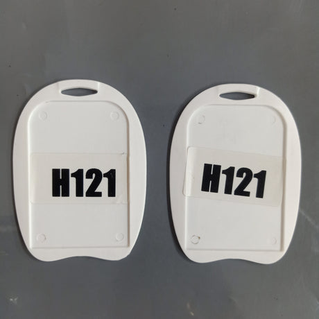 H121 - 48x72 Mm U-Shape Apple Single Side ID Card Holder