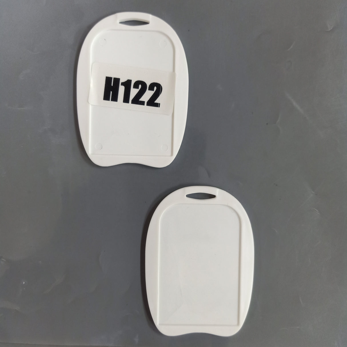 H122 - 48x72 mm U-Shape Apple Double Side Id Card Holder