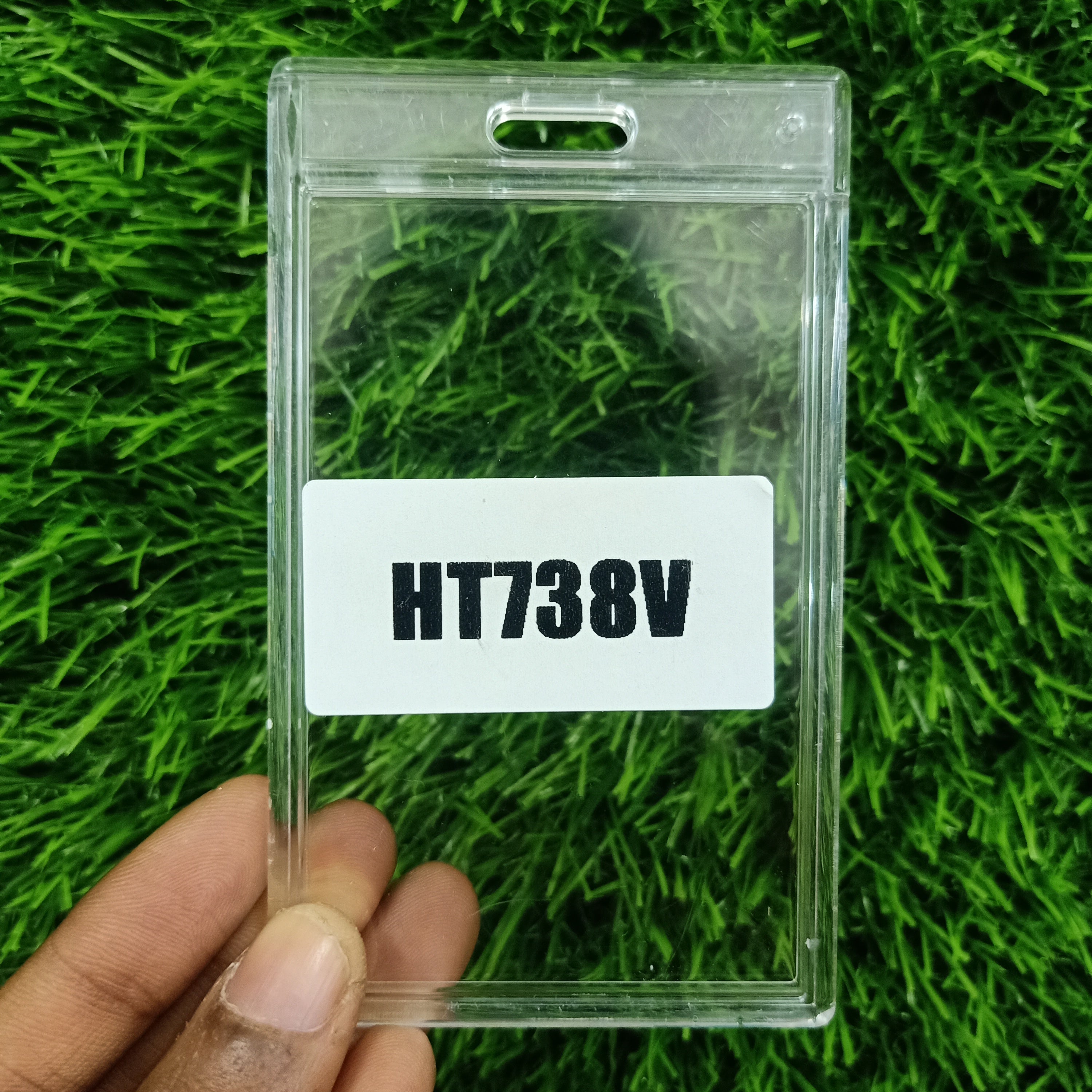 T738V - Crystal Locking 54X86MM Vertical PVC Transparent ID CARD